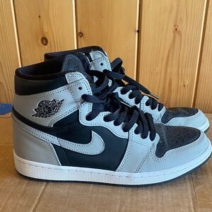 Jordan Men's Black and Gray 1s